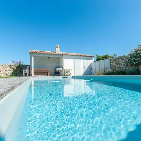 Maison Familiale Calme Avec Piscine Securisee - Fr-1-835-32 * Sainte-Marie-de-Ré