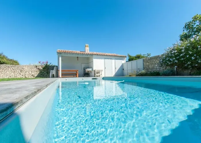 Maison Familiale Calme Avec Piscine Securisee - Fr-1-835-32 * 圣马丹德雷