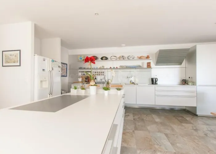 Maison Familiale Calme Avec Piscine Securisee - Fr-1-835-32